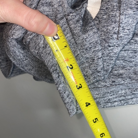 🦋Adorable Grey Nike shorts! - Picture 7 of 9